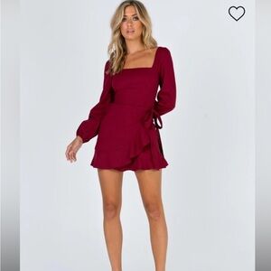 Elegant Burgundy Long Sleeve Dress